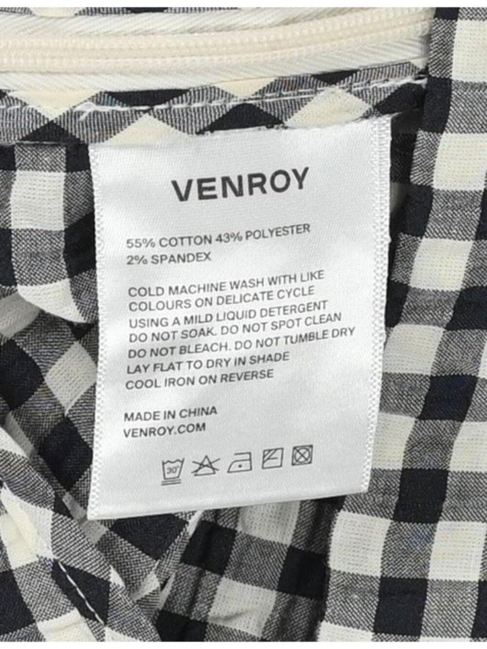 Venroy Gingham Capri Pant in Navy/Cream Gingham - Picture 4 of 4